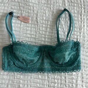 New Victoria’s Secret aquamarine size 32B Bra lace